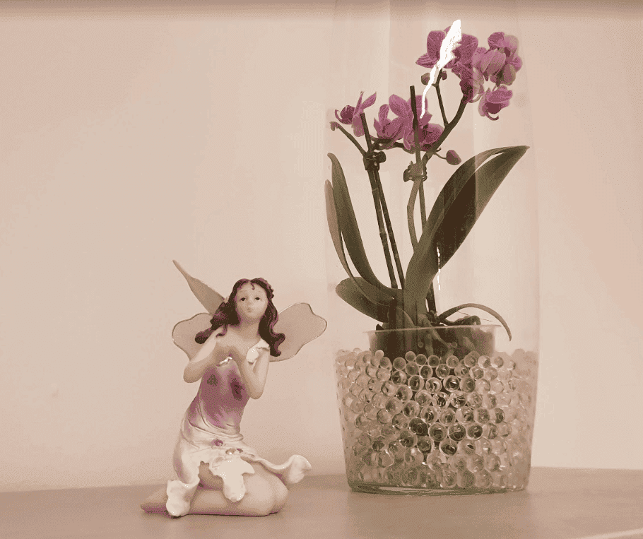 Engel-Illustration mit geflügelter Sugaring-Paste